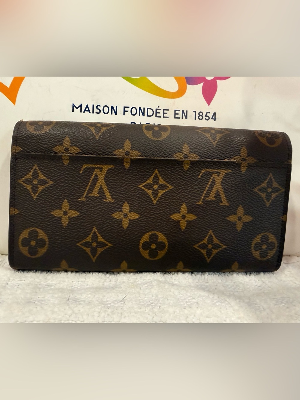 Louis Vuitton Sarah Monogram Wallet with Coquelicot Red interior - Picture 2 of 16